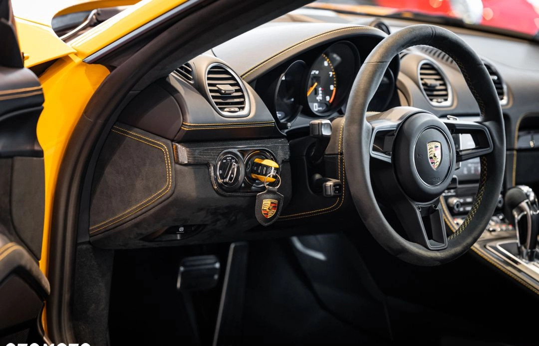 Porsche 718 Cayman cena 697718 przebieg: 10500, rok produkcji 2021 z Lubaczów małe 596